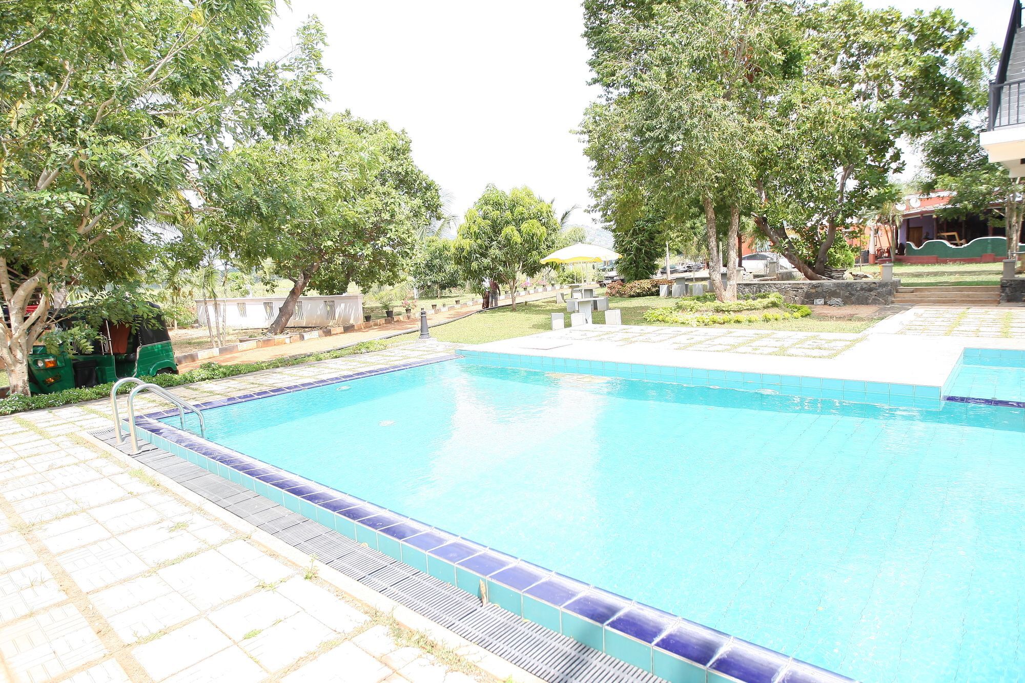Nilambara Lake View Dambulla Exteriör bild